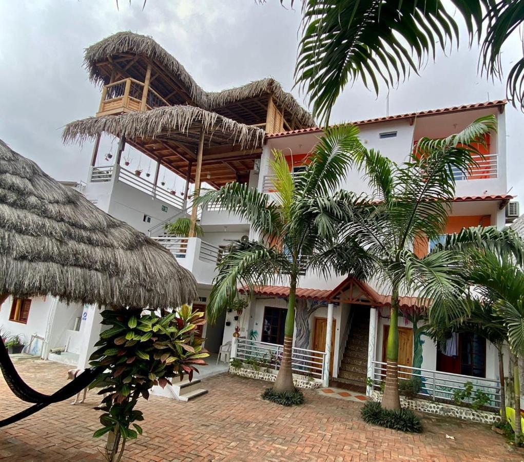 Haus Quentin Hotel Puerto López Екстериор снимка