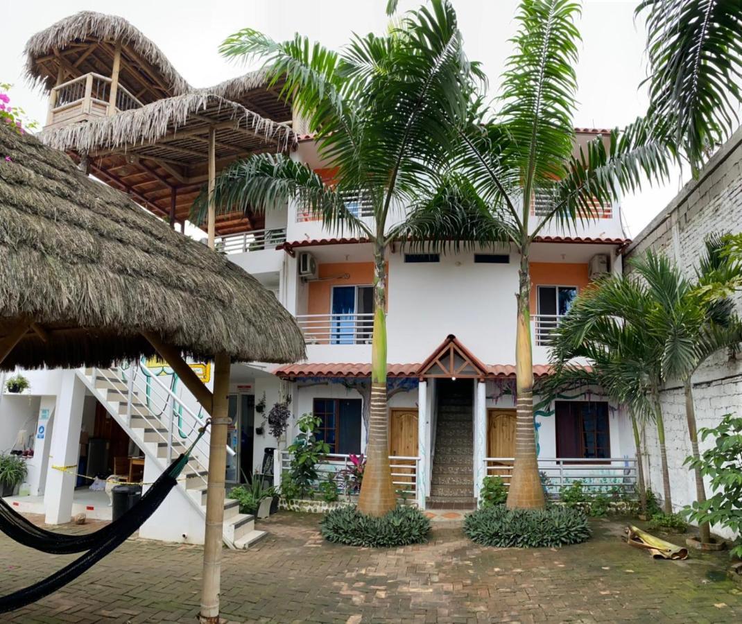 Haus Quentin Hotel Puerto López Екстериор снимка