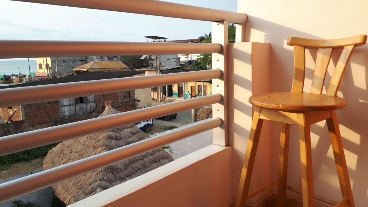 Haus Quentin Hotel Puerto López Екстериор снимка