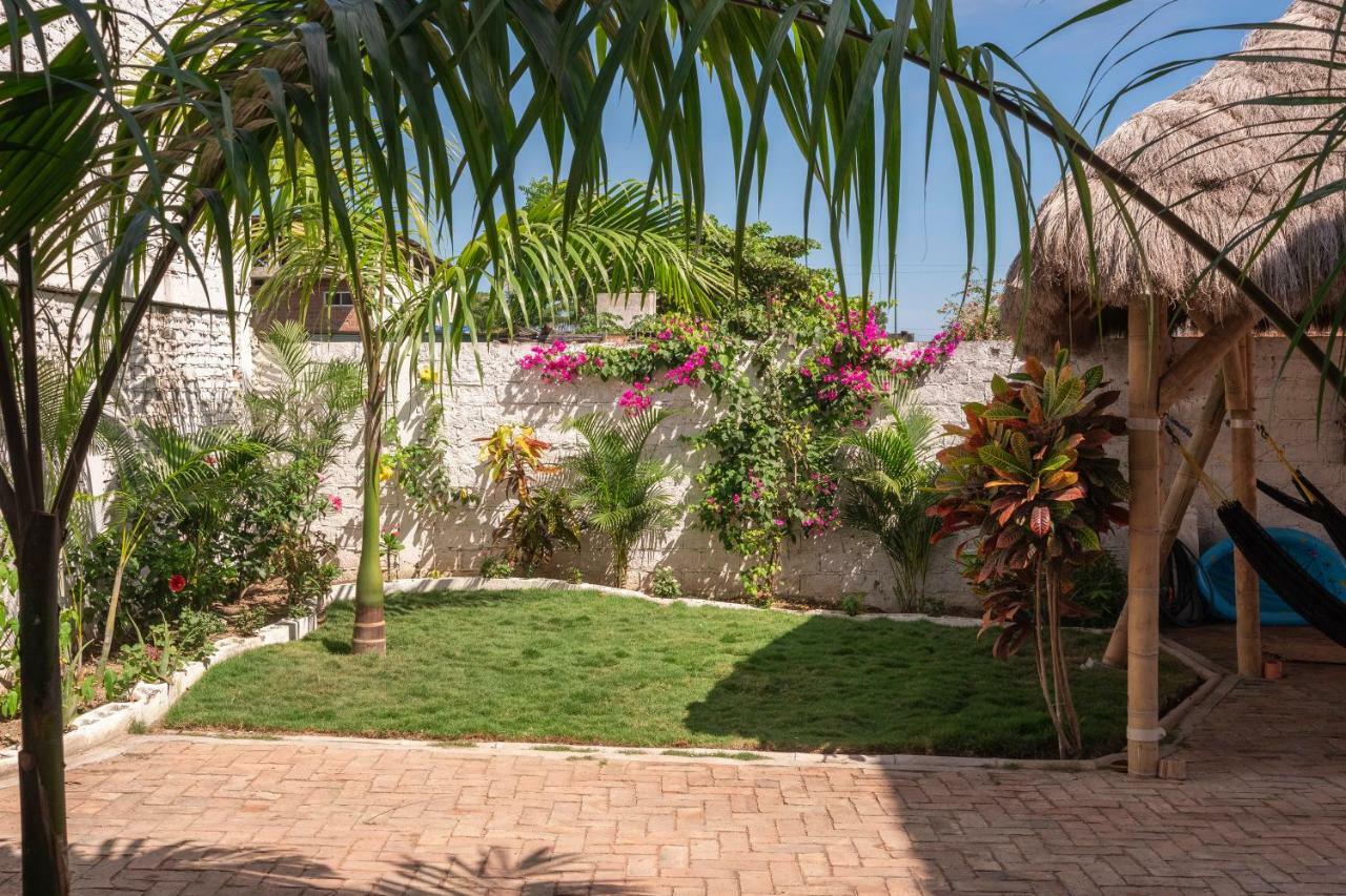 Haus Quentin Hotel Puerto López Екстериор снимка