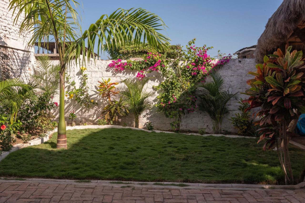 Haus Quentin Hotel Puerto López Екстериор снимка